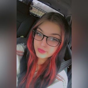 Meet your Posher, Halie